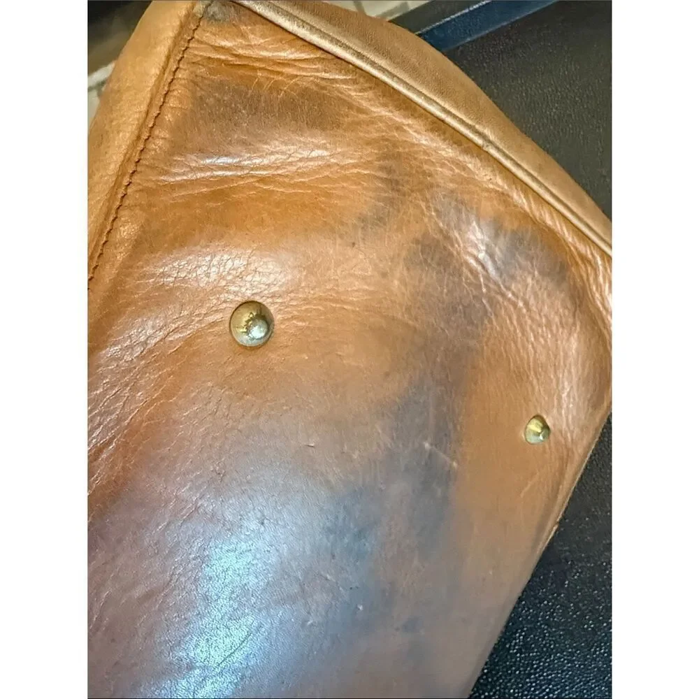 Boulder Ridge Classic Tan Leather Duffel Bag with  Zip Pocket shoulder strap